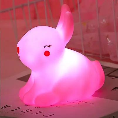 Lámpara Led conejito corazón rosado