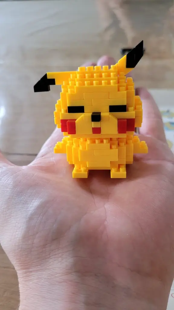 Pokemon Pikachu 175 pcs 